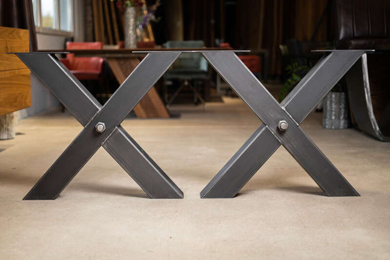 Stahlkreuz Tischgestell aus Metall Kirk im 2er Set