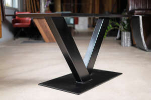 Unikat Tischgestell aus Metall Suka