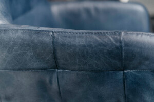 Esszimmerstuhl mit gesteppter Armlehne Detailfoto