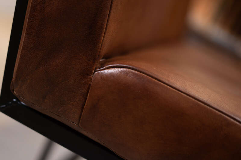 Detailfoto Sitzbank mit gepolsterten Sitzfläche und Rückenlehne