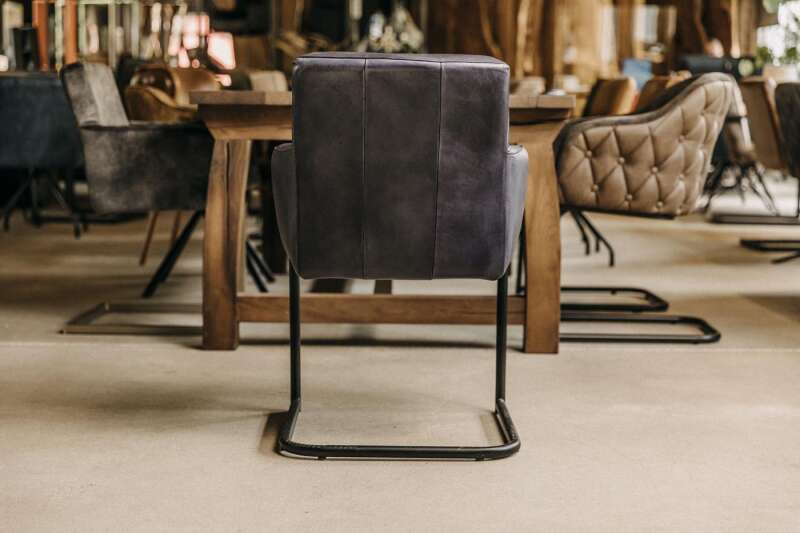 Echtleder-Stuhl im Industriestil mit Armlehne und Rückenlehne