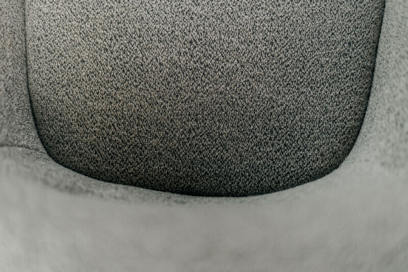 Detailansicht des Sitzpolsters mit Wellenunterfederung
