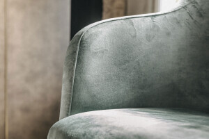 Schalensitz aus Samt Sitzfläche Detail