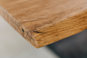 Baumkantentisch aus Eichenholz 0157