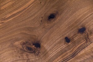 Detailansicht Maserung Nussbaumplatte