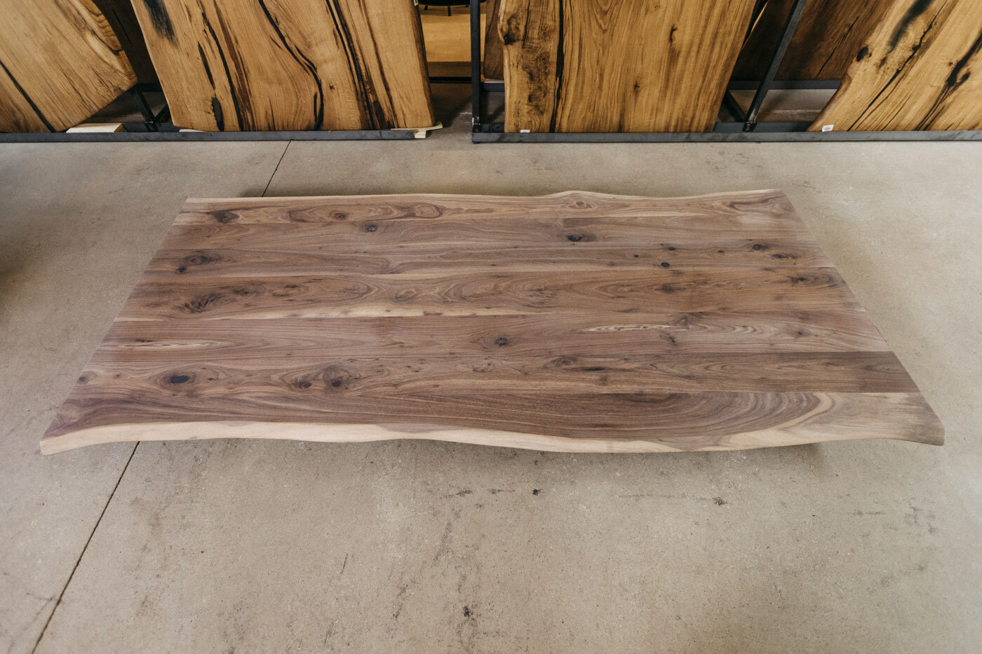 Starke Nussbaum Tischplatte mit breiten Riegeln 250 x 110 x 4 cm