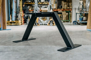 modernes Stahl Tischgestell nach Maß