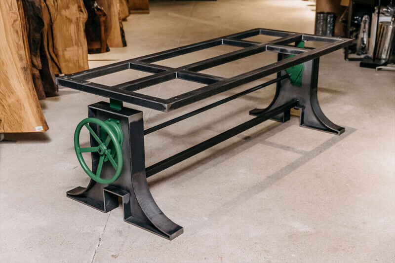 Industriedesign Stahl Tischgestell mit Höhenverstellung