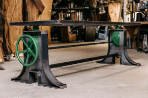 Tischgestell höhenverstellbar aus Stahl massiv nach Maß