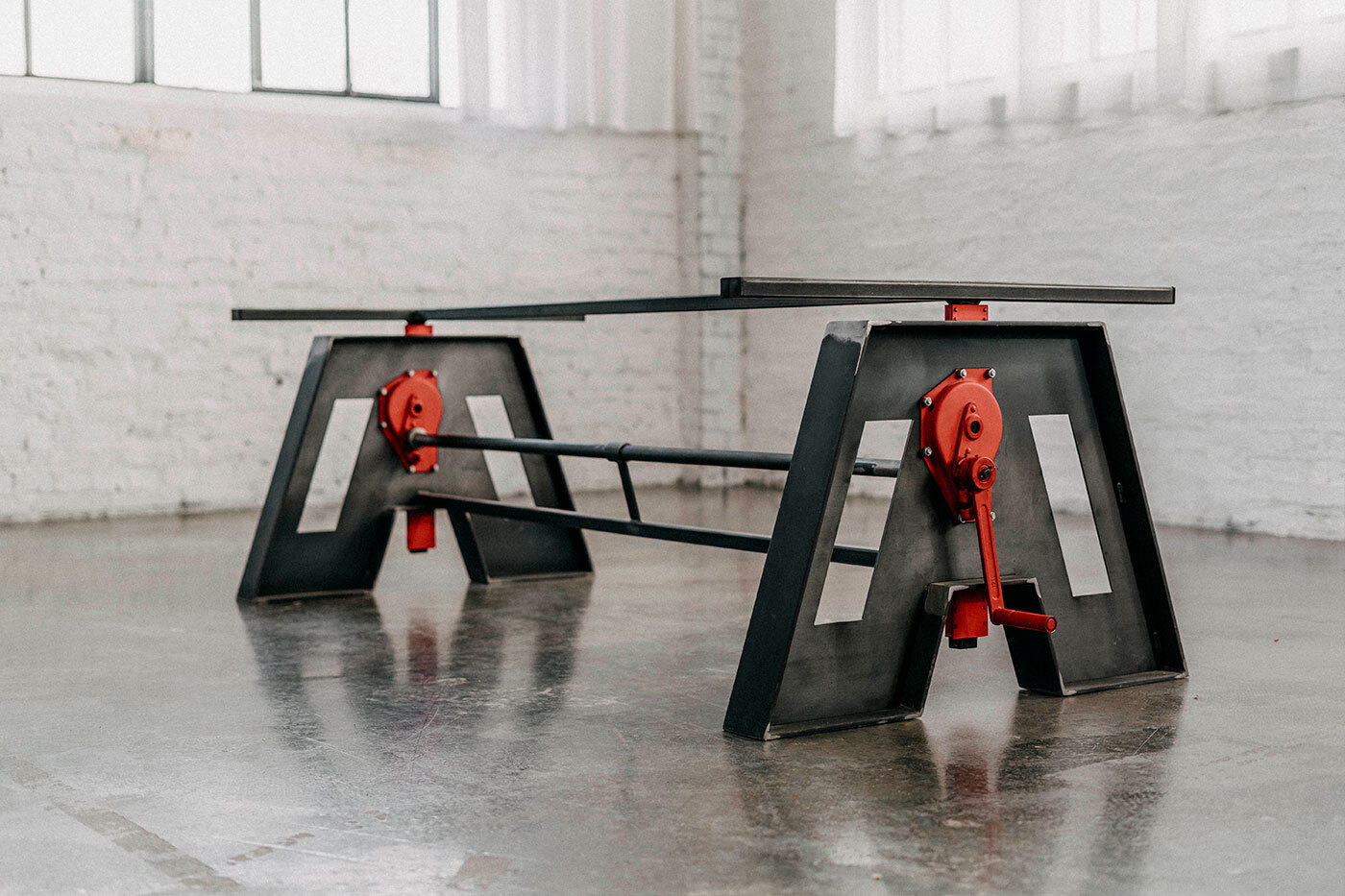 Tischuntergestell Hulk höhenverstellbar Industriedesign