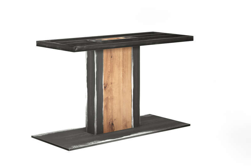 Stahltischgestell mit Eichenholz