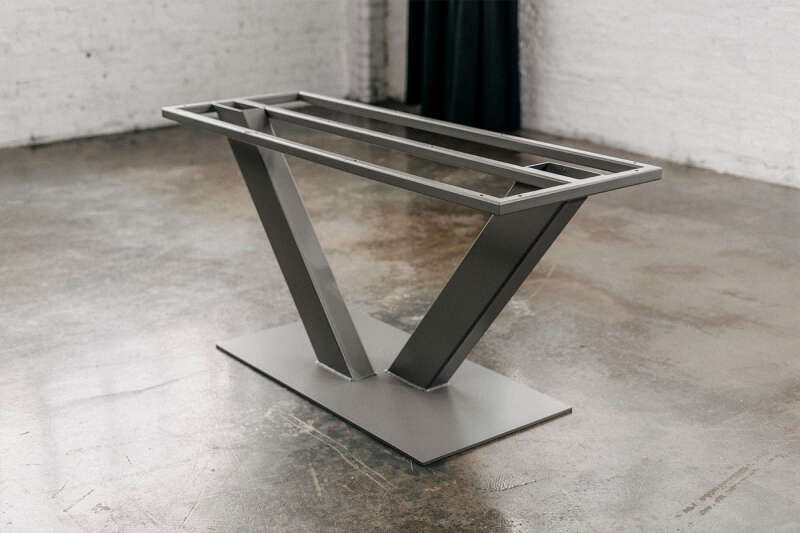 Tischuntergestell V-Form mit stabilem Montagerahmen