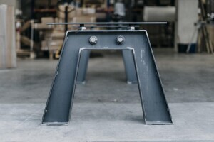 Vorderansicht Tischgestell Industriedesign