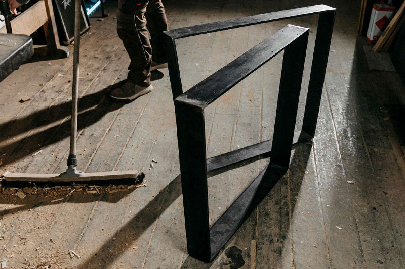 Metallkufen-Tischgestell Rohstahl