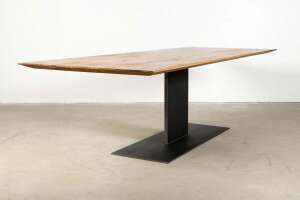 Industriedesign Esstisch mit Stahl Mittelfuß Tischgestell