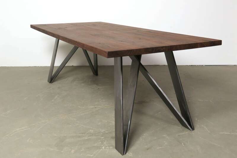 Tischuntergestell Eisen Imatra mit Tischplatte