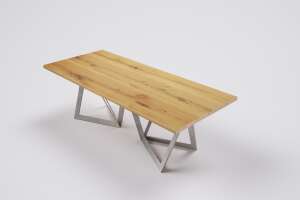 Holztisch aus massiver Eiche gefertigt in Premiumqualität