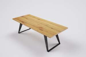 Massivholztisch in Eiche mit Metall Tischgestell