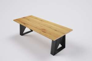 Edler Massivholzesstisch aus Eichenholz mit Metall Tischkufen