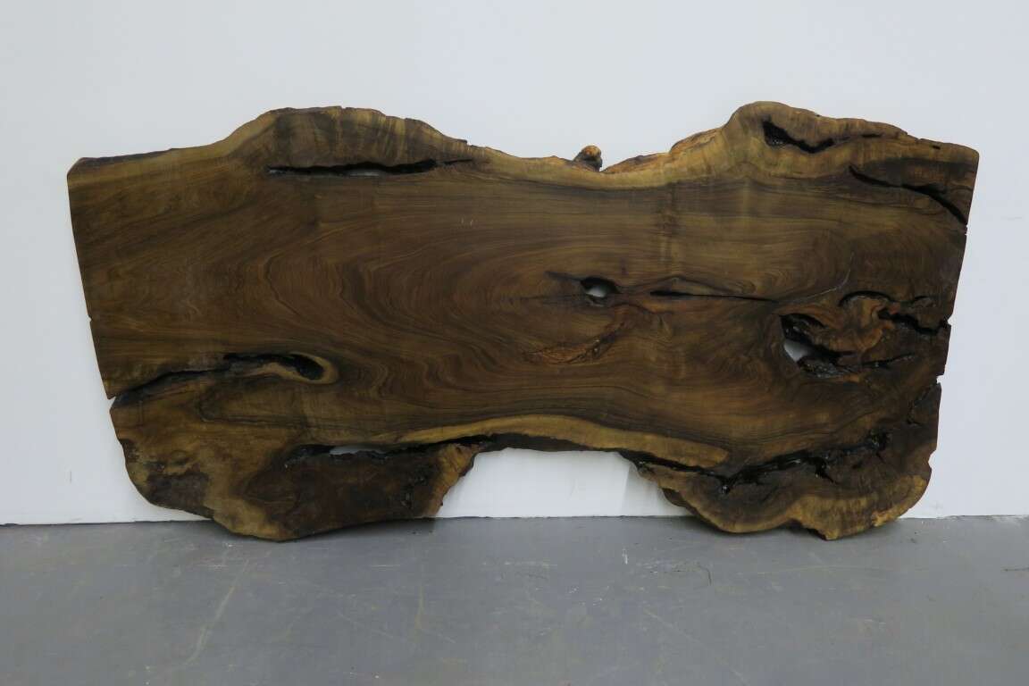Nußbaum Baumtisch Tischplatte | Wohnsektion