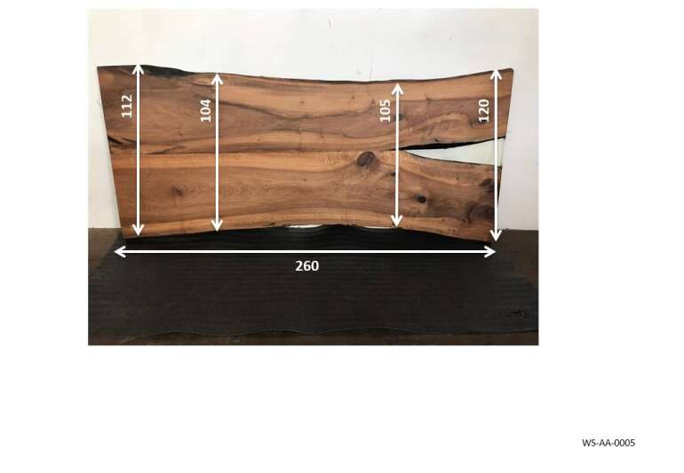 Nussbaum Holzscheibe gespiegelt mit Gießharz