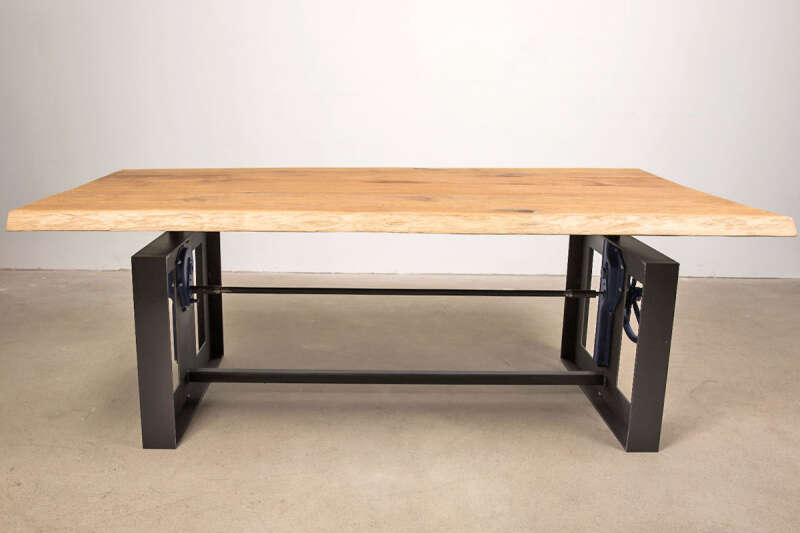 Tischuntergestell mit Höhenverstellung Montagebeispiel