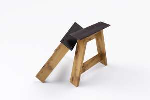 Tischbeine aus massivholz nach maß im klassischen Design gefertigt