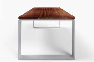 Horik Nussbaumtisch mit Metallkufen im minimalistischen Design