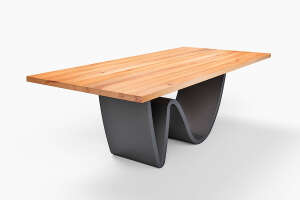 Naturholzesstisch mit Wellen-Tischgestell aus Metall