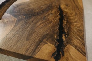 Gespiegelte Nussbaum Tischplatte mit Epoxyf&uuml;llung aus Amerika 200cm - #custom.ansicht# 5