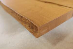 Baumkanten Tischplatte Kastanie 230 x 110 cm - Ansicht 1