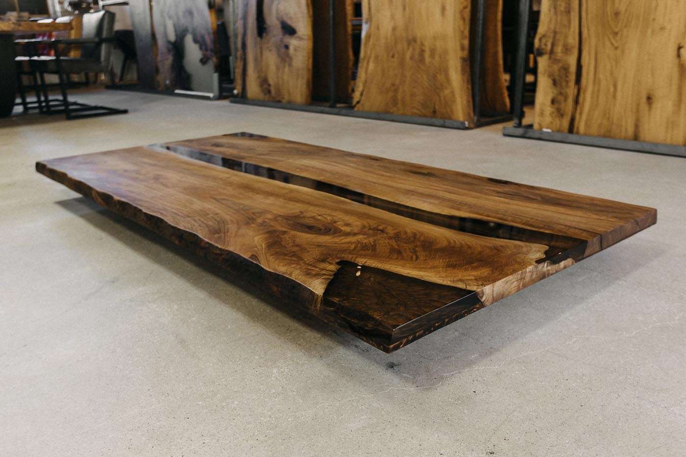 Amerikanische Baumkanten Tischplatte aus Nussbaum 210 x 105 x 5 cm