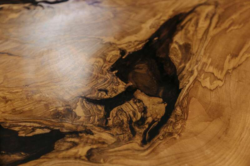 Gefüllte Giessharz Baumkanten Tischplatte aus Esche 220 x 110 x 5 cm - Ansicht 7