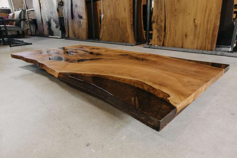 Gefüllte Giessharz Baumkanten Tischplatte aus Esche 220 x 110 x 5 cm - Ansicht 9