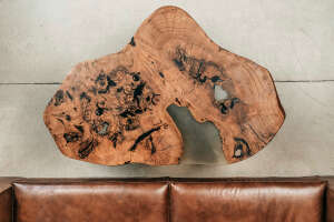 Moderne Esche Couchtischplatte - Handgefertigte Baumscheibe 140 x 95 x 5,5 cm - #custom.ansicht# 1
